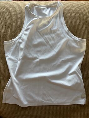 Vuori all the feels tank size small